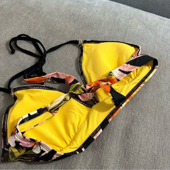 Robin Piccone Dark Tropical Floral Bikini Top size‎ Medium - Picture 3 of 4